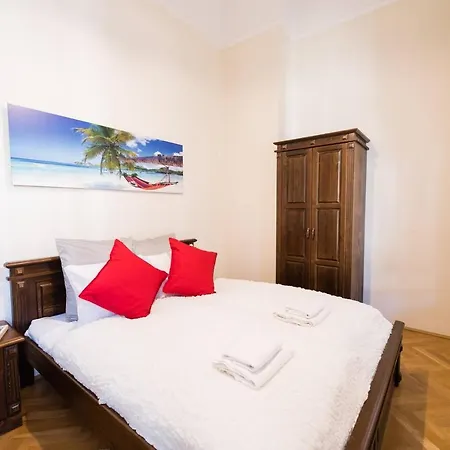Апартаменты Central Bright And Spacious With 3
