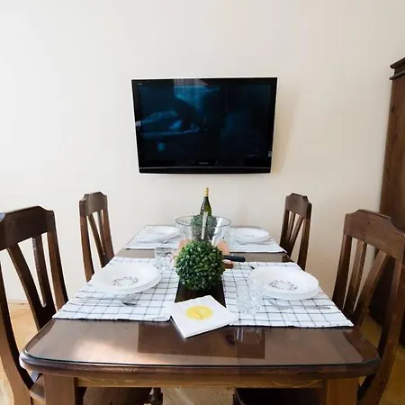Appartamento Central Bright And Spacious With 3